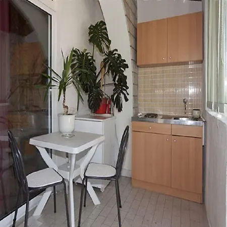 And Roza - 200 M From Sea Guest house 3*