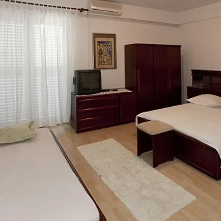 Guest house And Roza - 200 M From Sea
