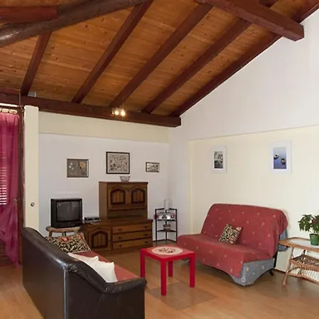 And Roza - 200 M From Sea Guest house 3*