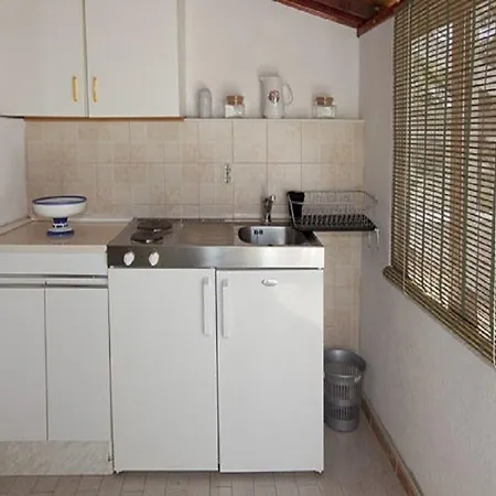 And Roza - 200 M From Sea Guest house 3*